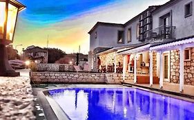 Alacati Alaris Hotel